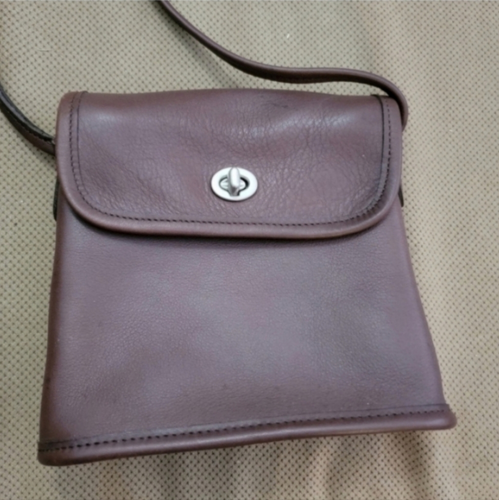 Coach 9049 tango turnlock crossbody - Picture 2 of 12